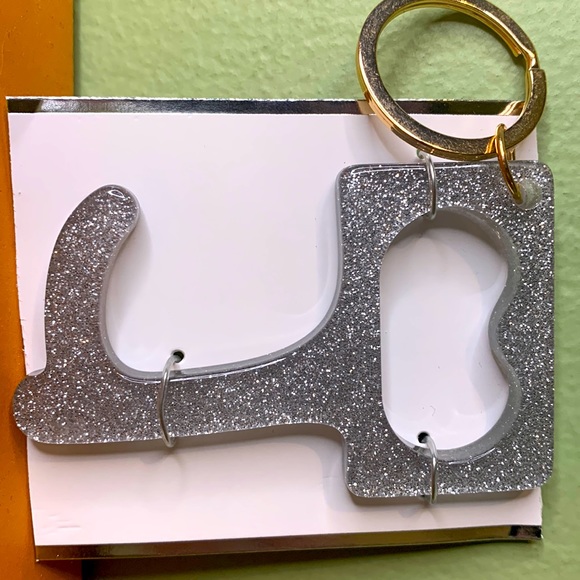 Glittery resin No touch key ring - Picture 2 of 5